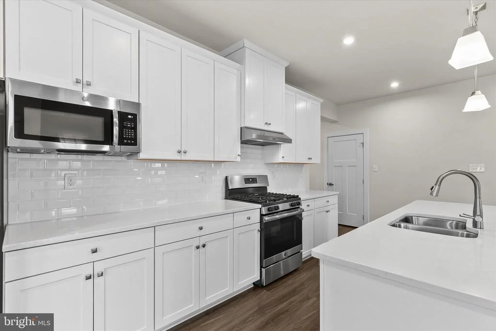 Photo of 17 LUZERNE DRIVE