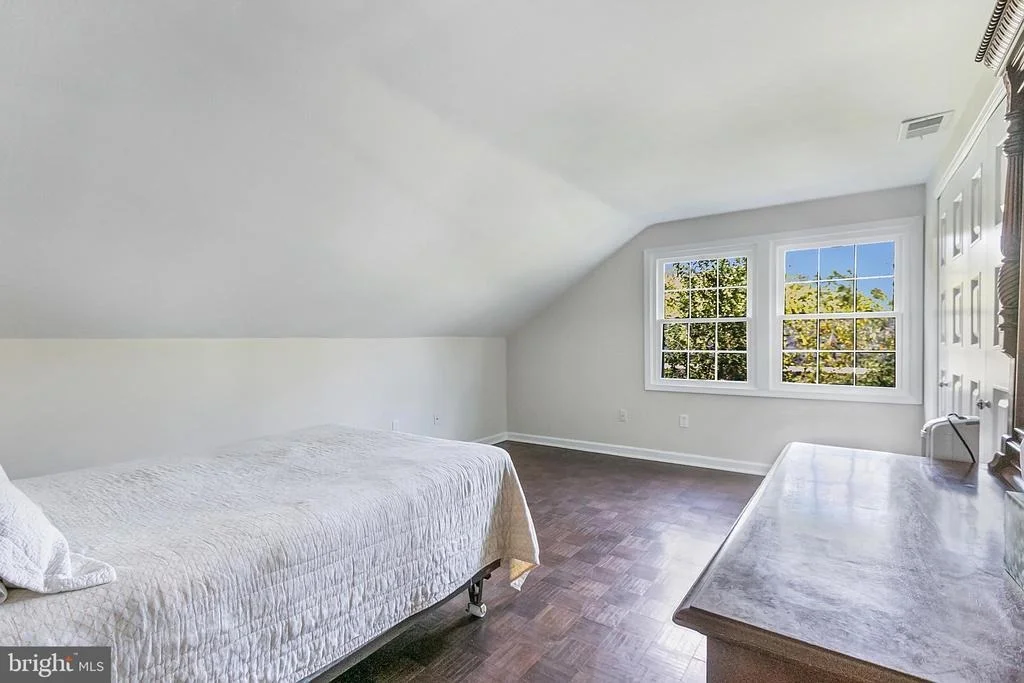 Photo of 2808 VILLAGE LANE
