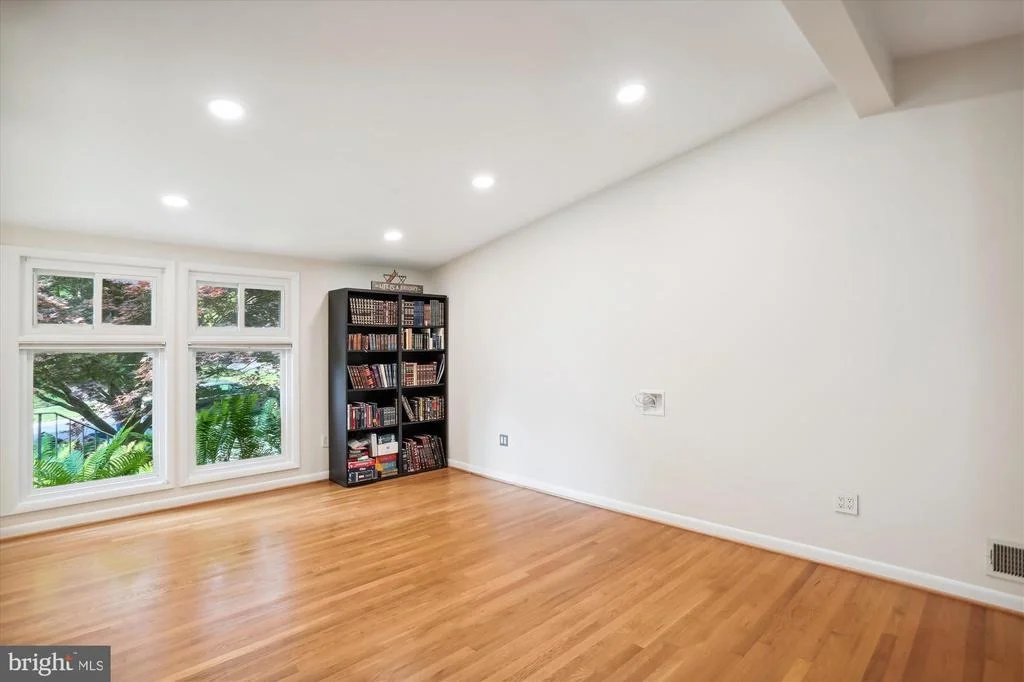 Photo of 222 HILLSBORO DRIVE