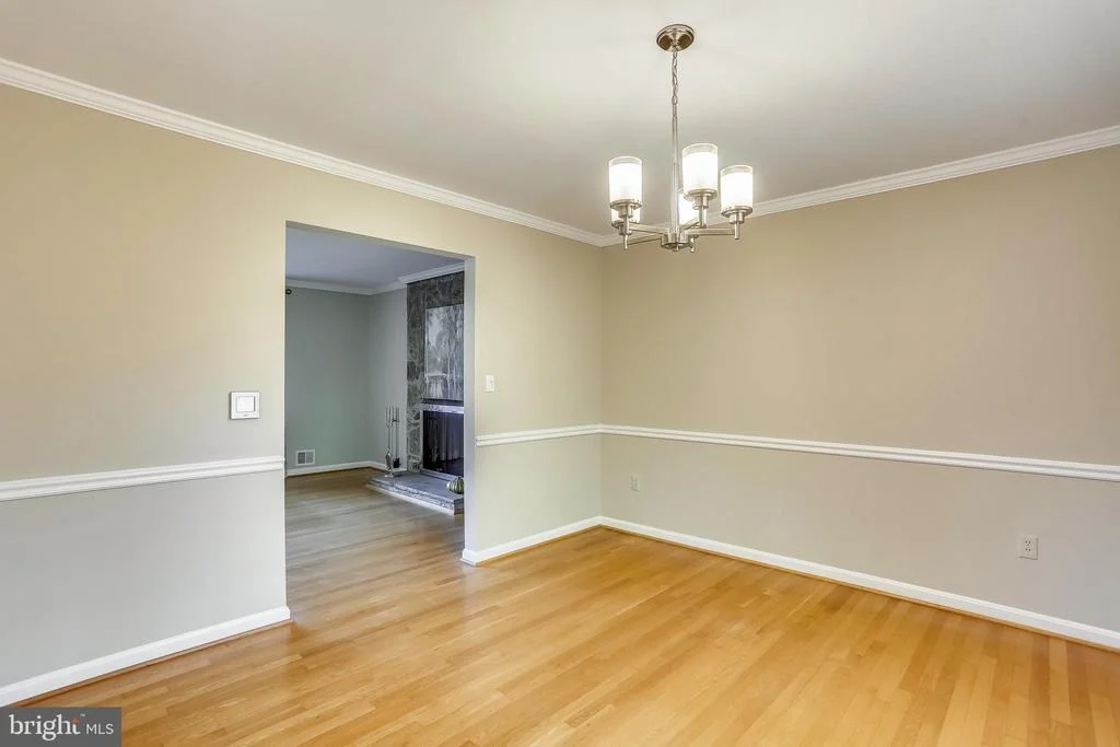 Photo of 19005 PLUMMER DRIVE