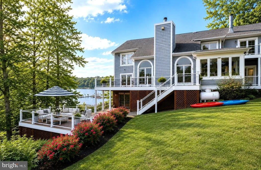 Photo of 575 LAUREL ROAD