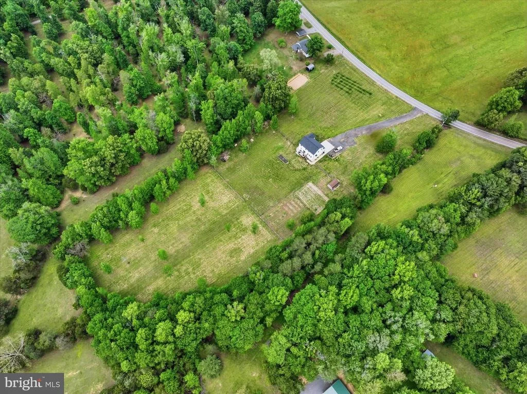 Photo of 9404 ROBERT E LEE DRIVE