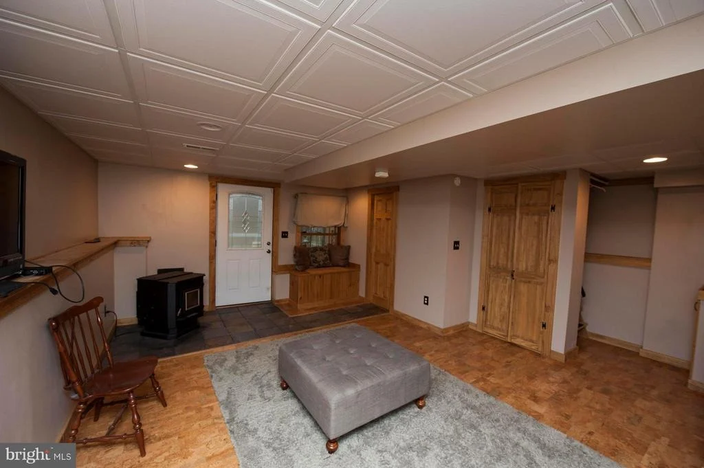 Photo of 828 WILDA DRIVE