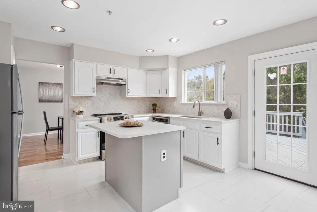 Photo of 6523 SPRINGCREST DRIVE