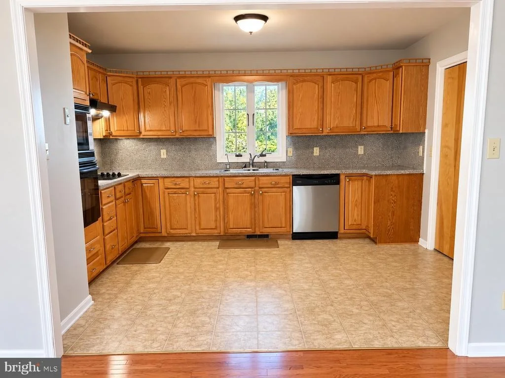 Photo of 23719 HENRY ROAD