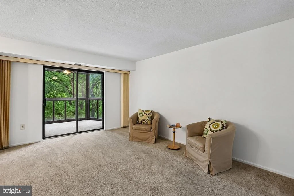 Photo of Unit 4702 at 15100 INTERLACHEN DRIVE