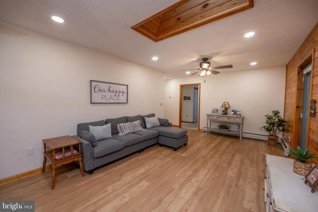 Photo of 526 GLEANINGS DRIVE