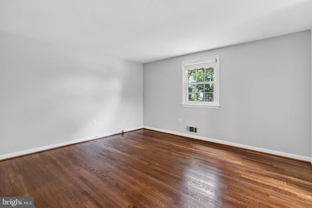 Photo of 4019 ROBERTSON BOULEVARD
