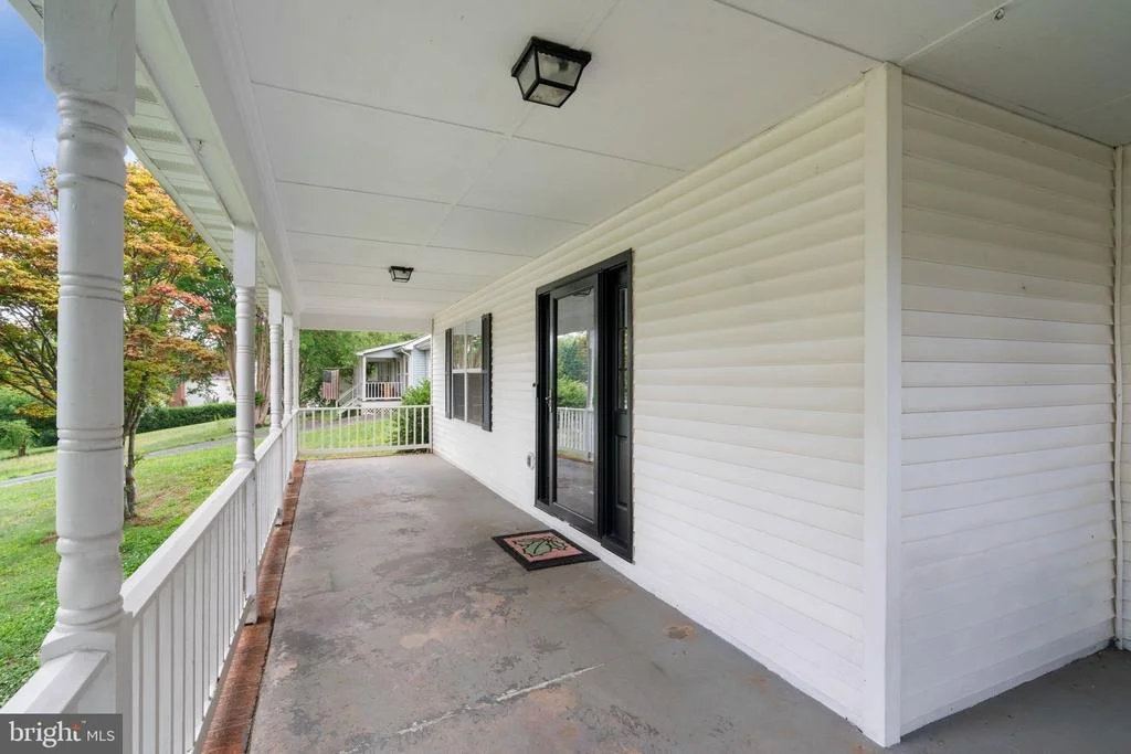 Photo of 2309 MAPLEWOOD DRIVE