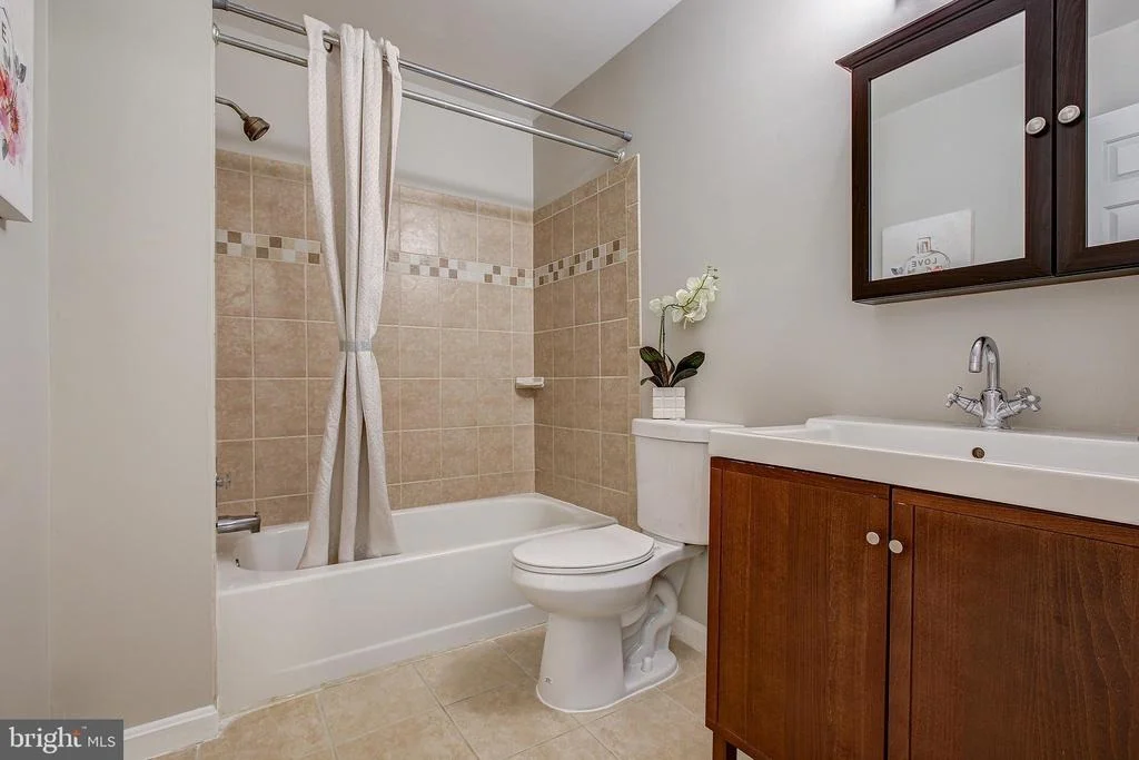 Photo of 7109 LONG VIEW ROAD