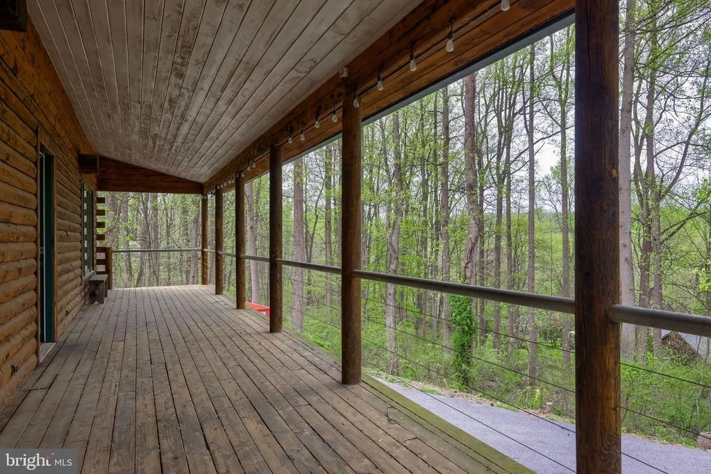 Photo of 171 FOX HOLLOW ROAD