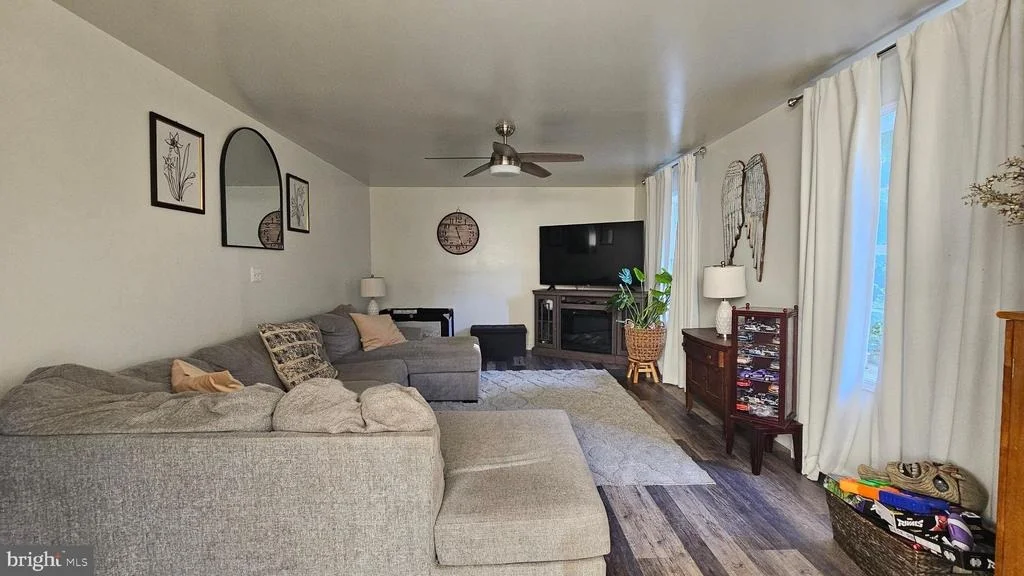 Photo of 400 MONROEVILLE ROAD