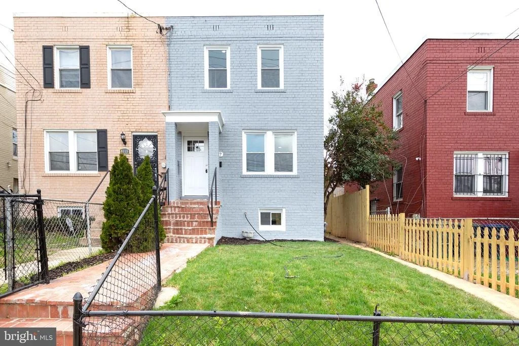 Photo of 4617 HILLSIDE ROAD SE