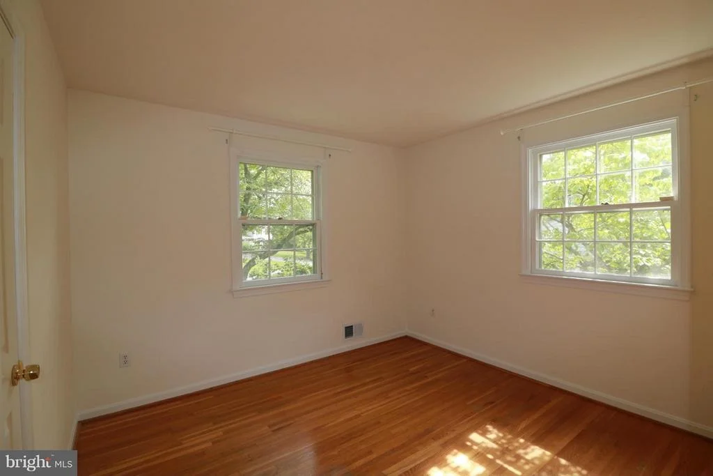 Photo of 525 WHITINGHAM DRIVE