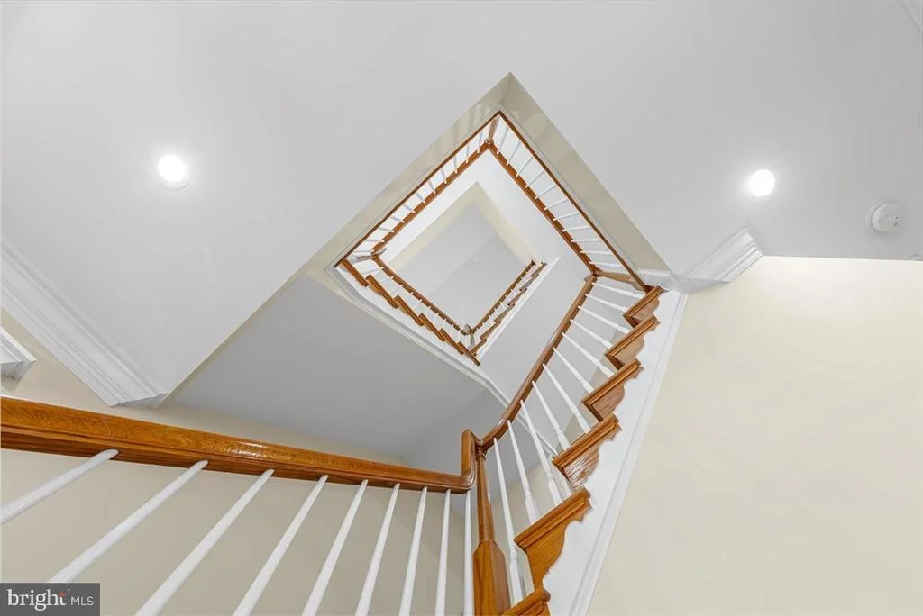 Photo of 6807 MEADOW LANE