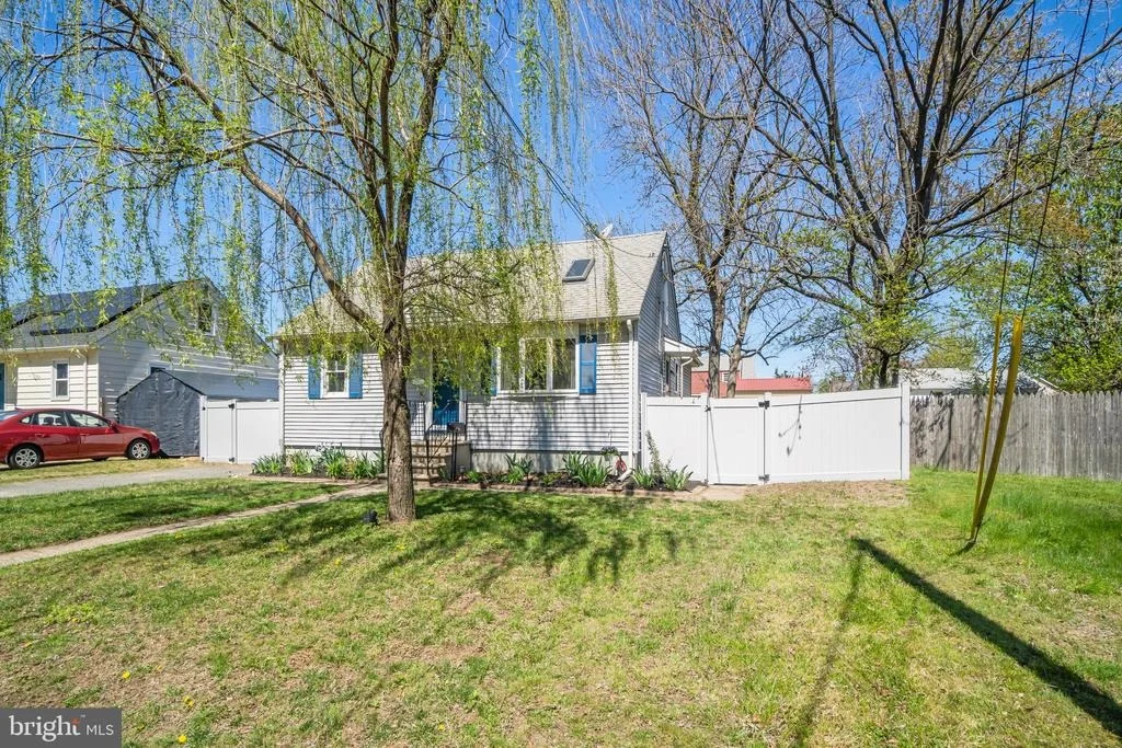 Photo of 171 FAIRFAX DRIVE