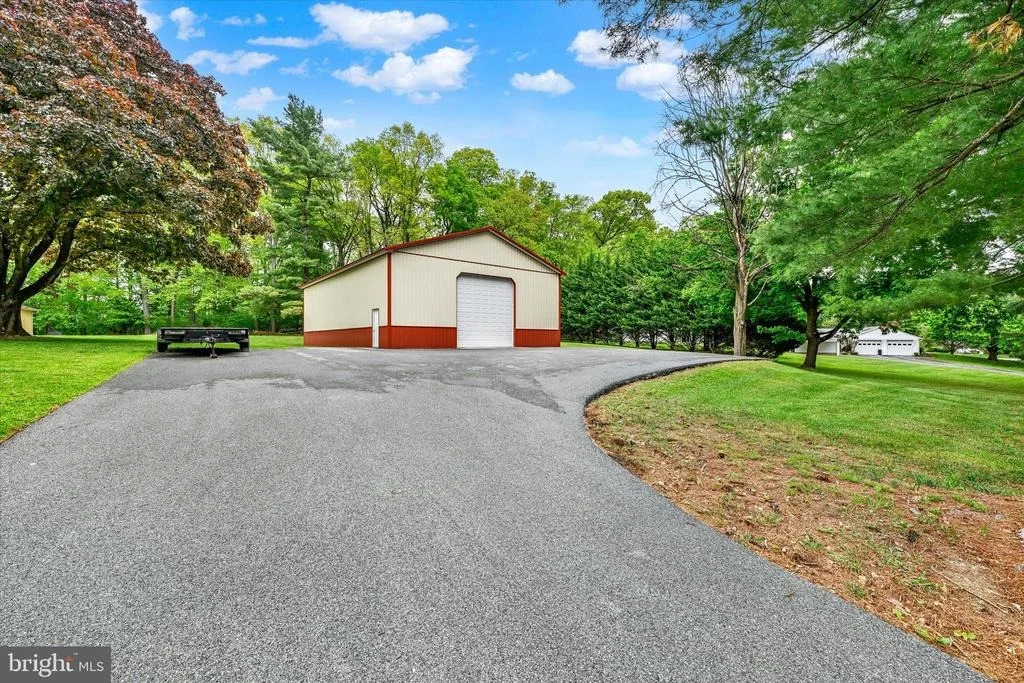 Photo of 1609 FAIRMOUNT ROAD