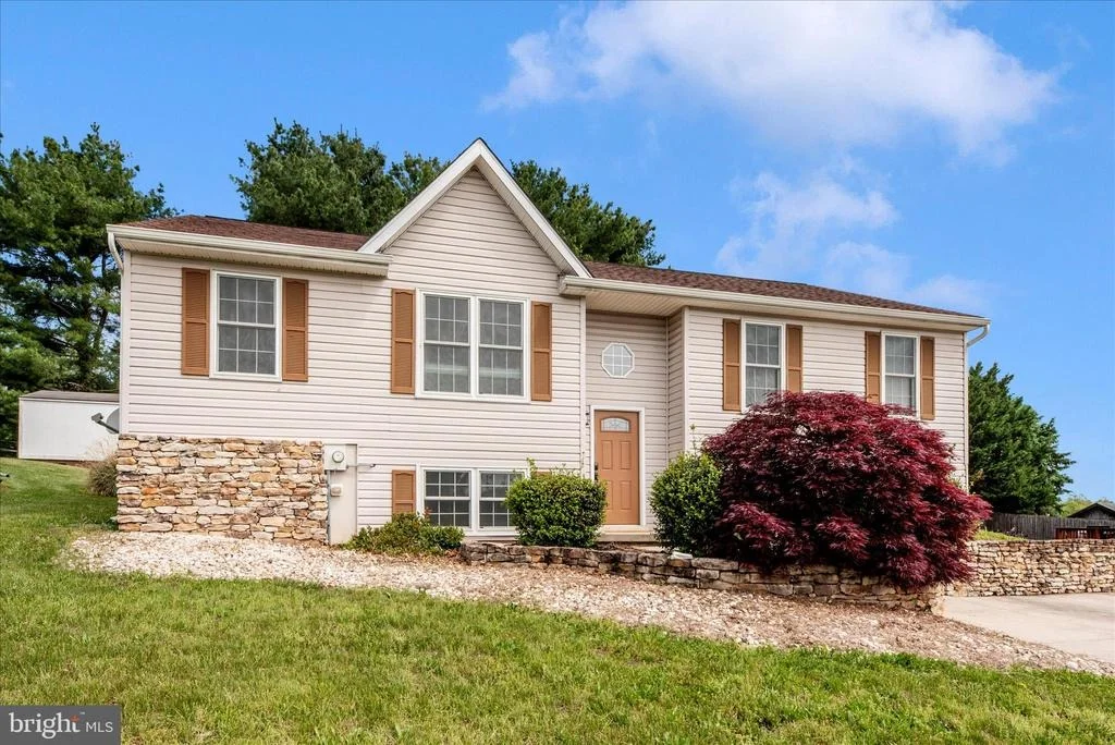 Photo of 127 SUNHIGH DRIVE