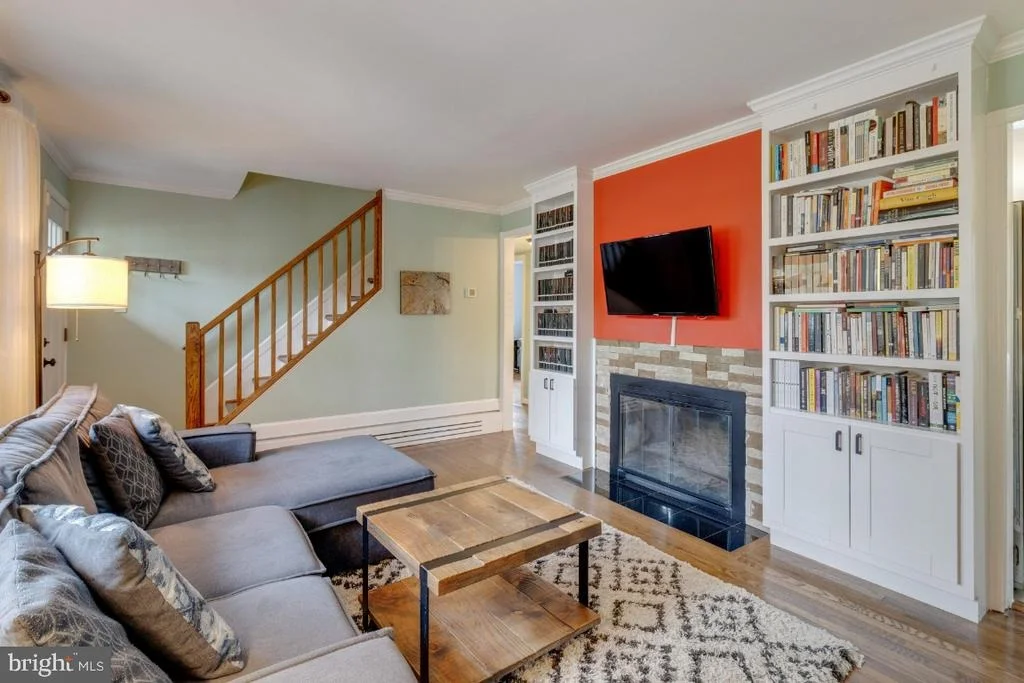 Photo of 903 ROBIN ROAD