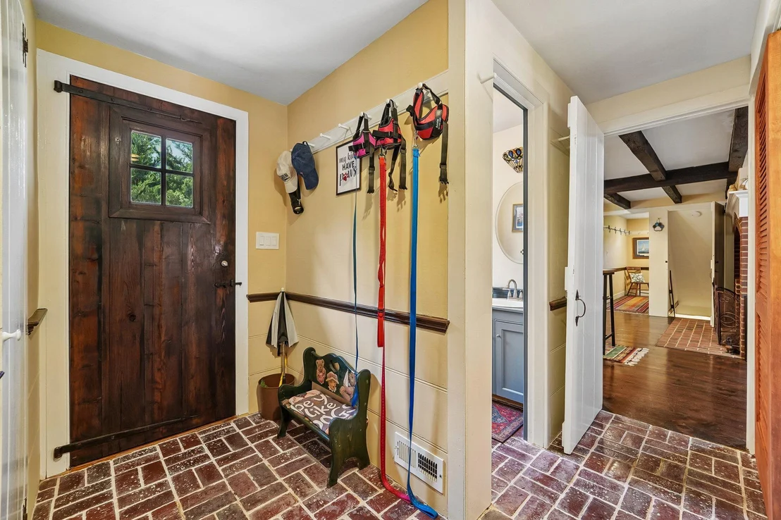 Photo of 355 BROADVIEW LANE