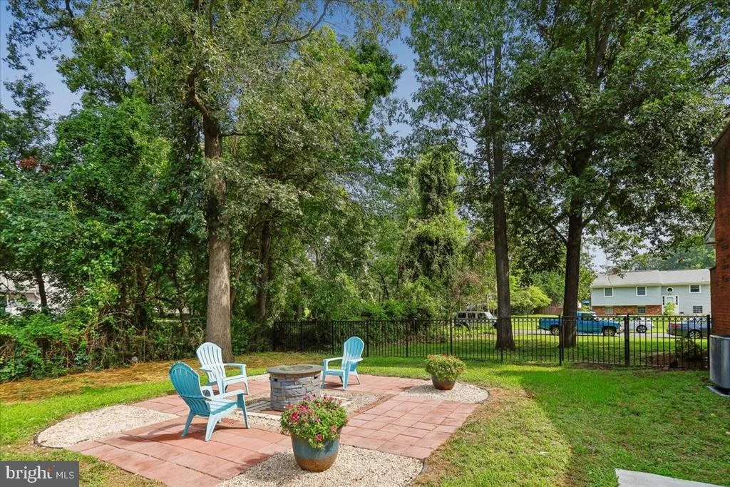 Photo of 833 MEADOW ROAD