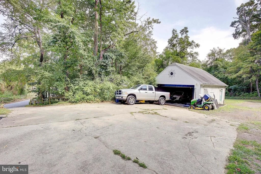 Photo of 349 ARBUTUS DRIVE