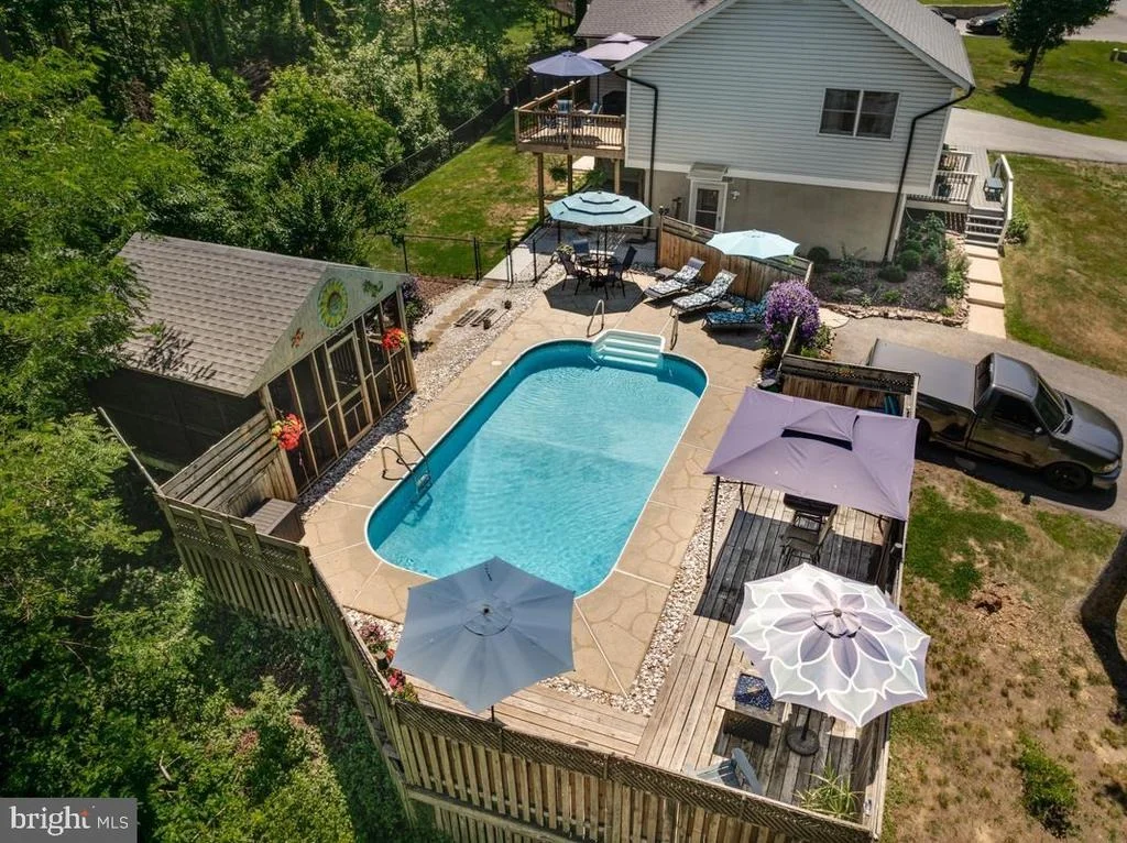 Photo of 9017 MEGAN CIRCLE