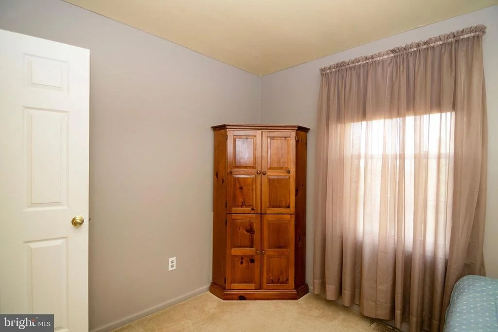 Photo of 18 ABERDEEN DRIVE