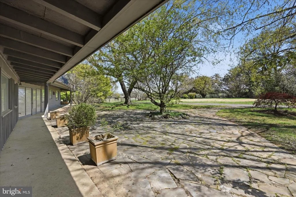 Photo of 2517 FIVE POINTS ROAD