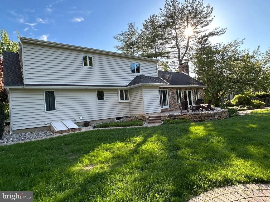 Photo of 902 N ISLAND ROAD