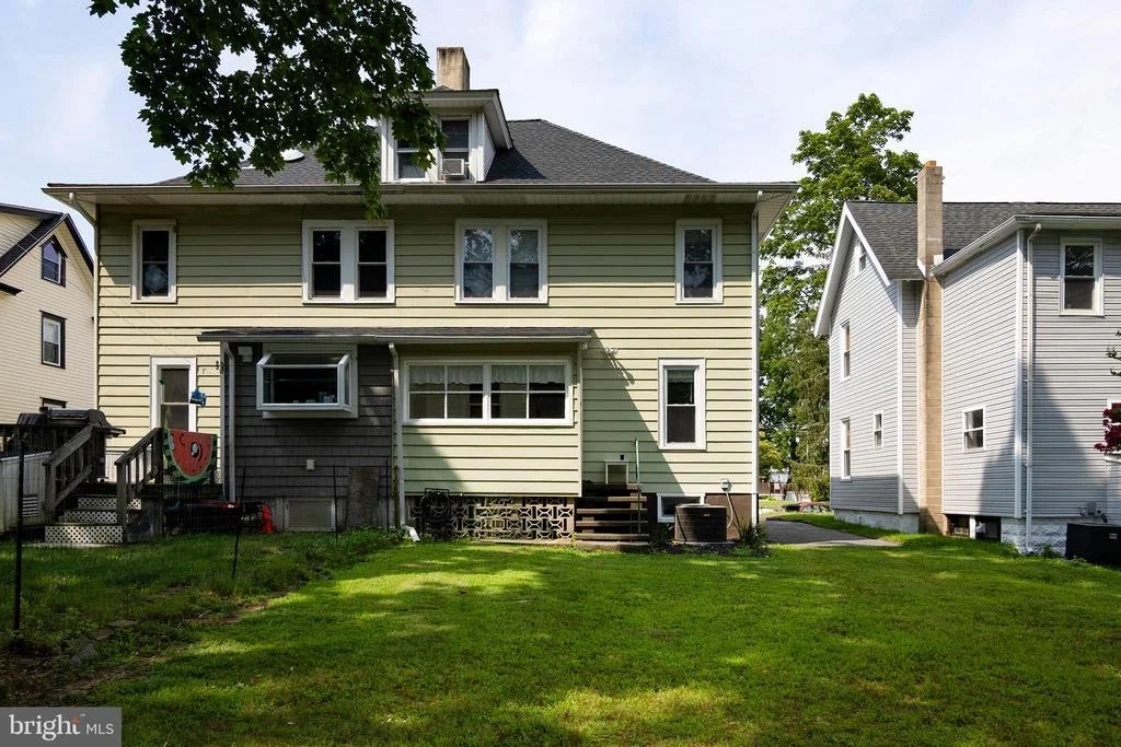 Photo of 131 OAKCREST AVENUE