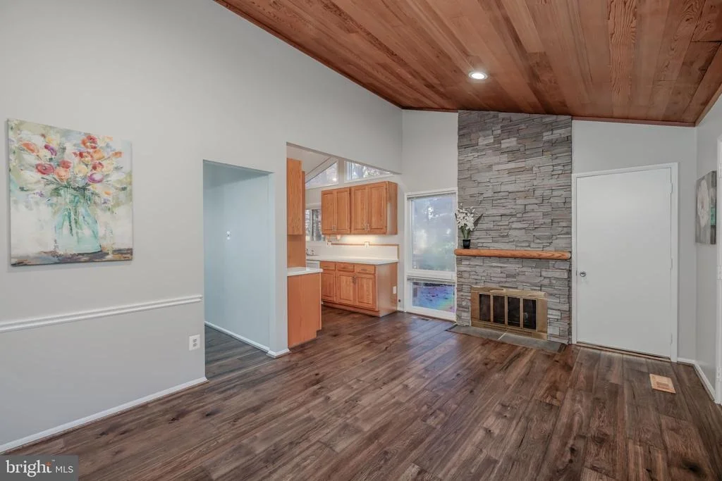 Photo of 8815 BURBANK ROAD