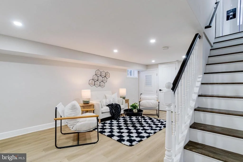 Photo of 605 WALNUT AVENUE
