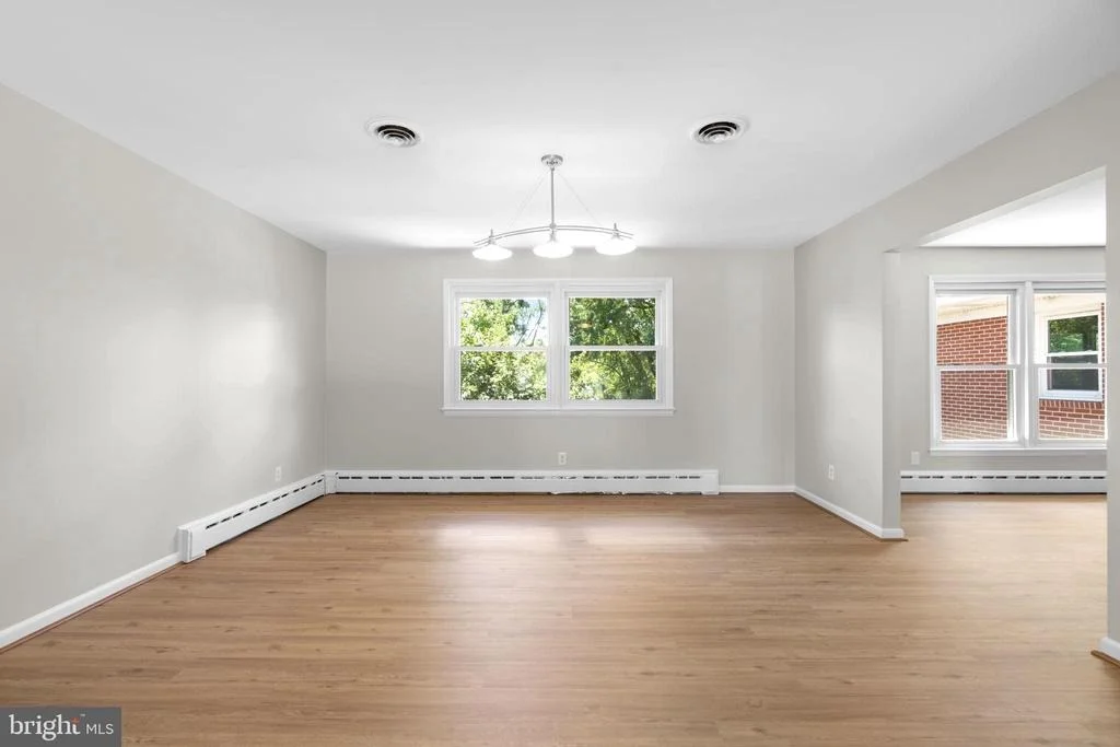 Photo of 18015 MUNCASTER ROAD