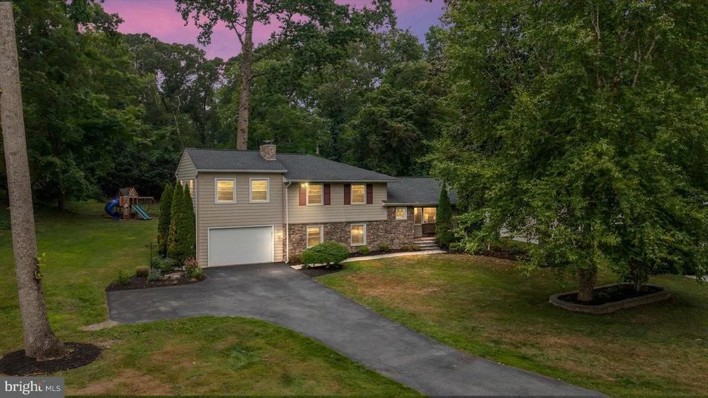 Photo of 1134 VALLEY DRIVE