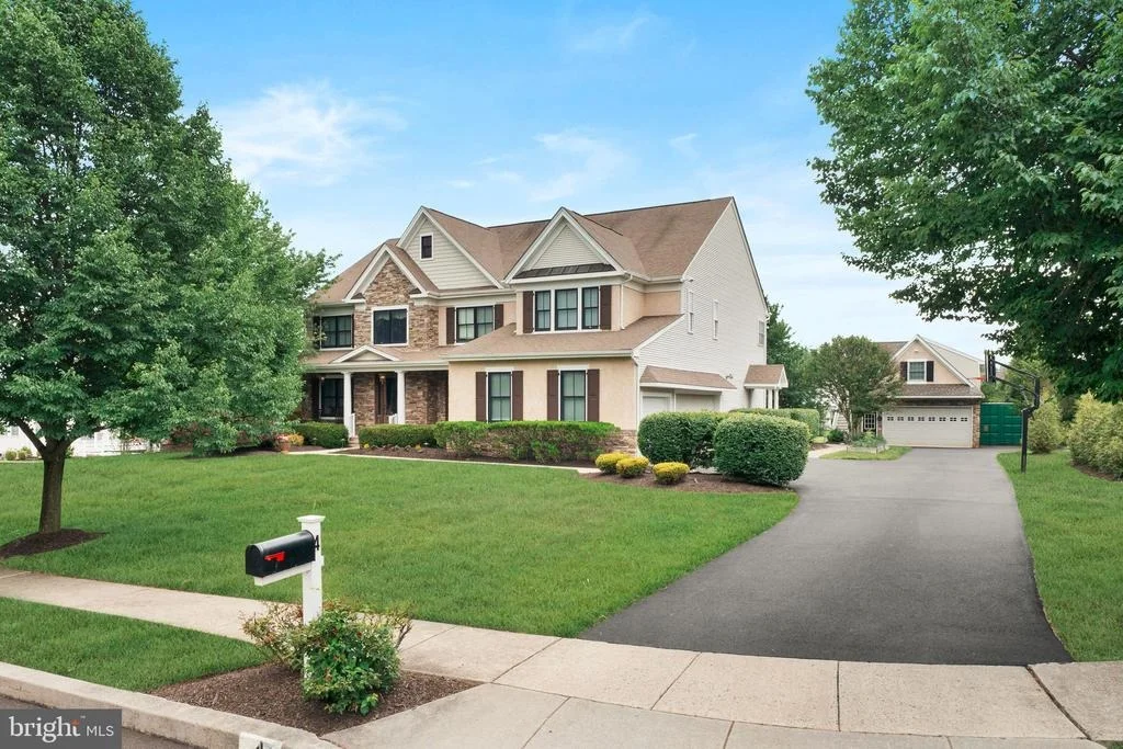 Photo of 4 COPPERLEAF COURT