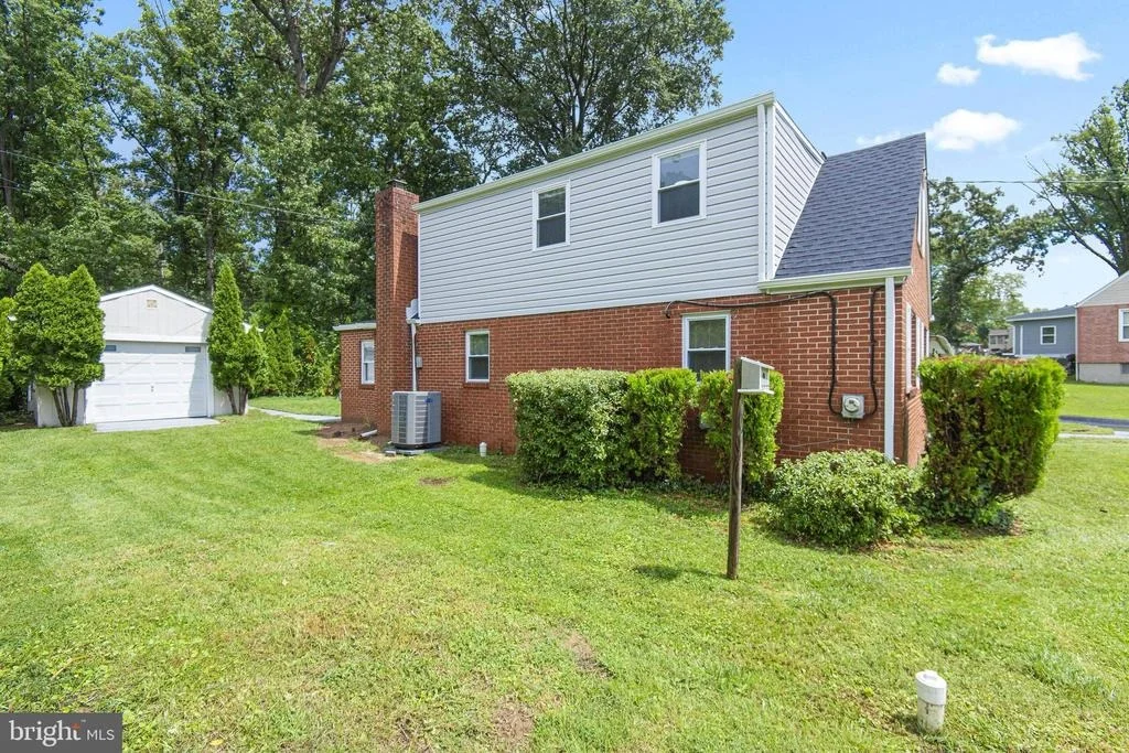 Photo of 1404 SPRING AVENUE