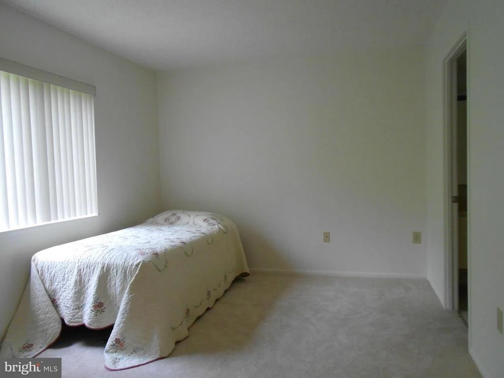 Photo of Unit 3920 at 15115 INTERLACHEN DRIVE