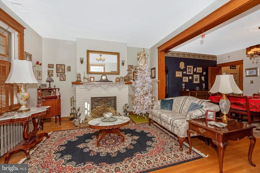 Photo of 24 COLLEGE AVENUE