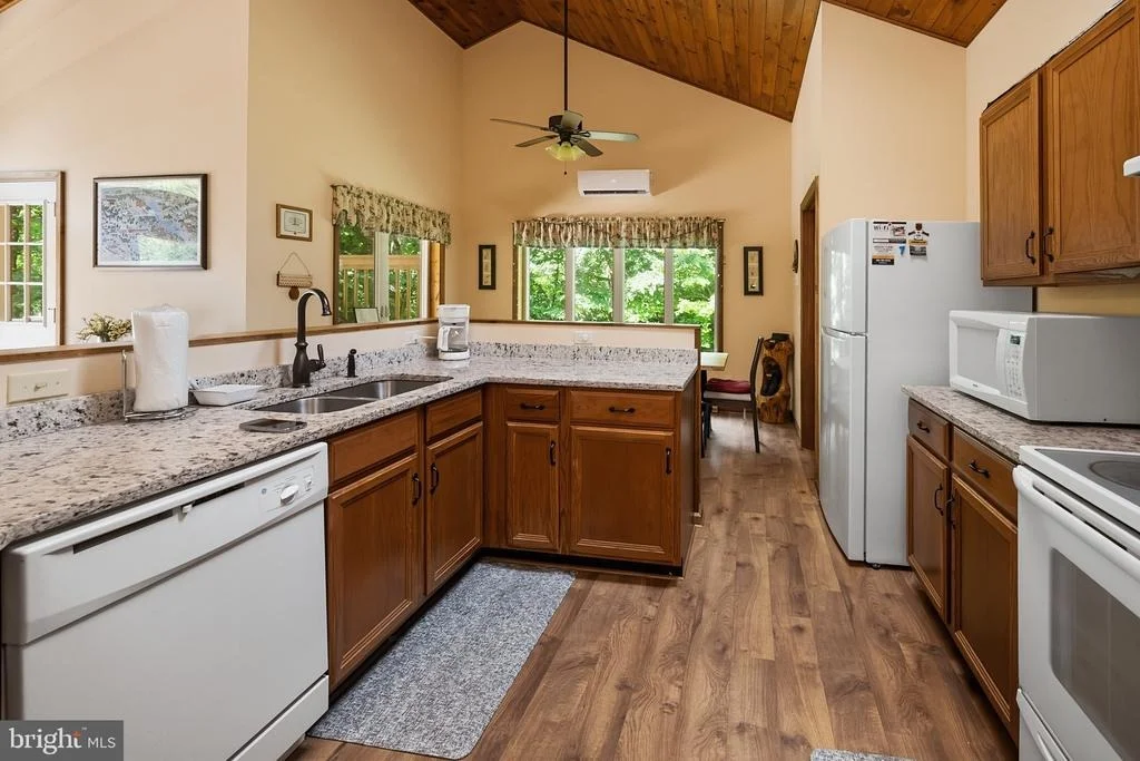 Photo of 365 PINNACLE DRIVE