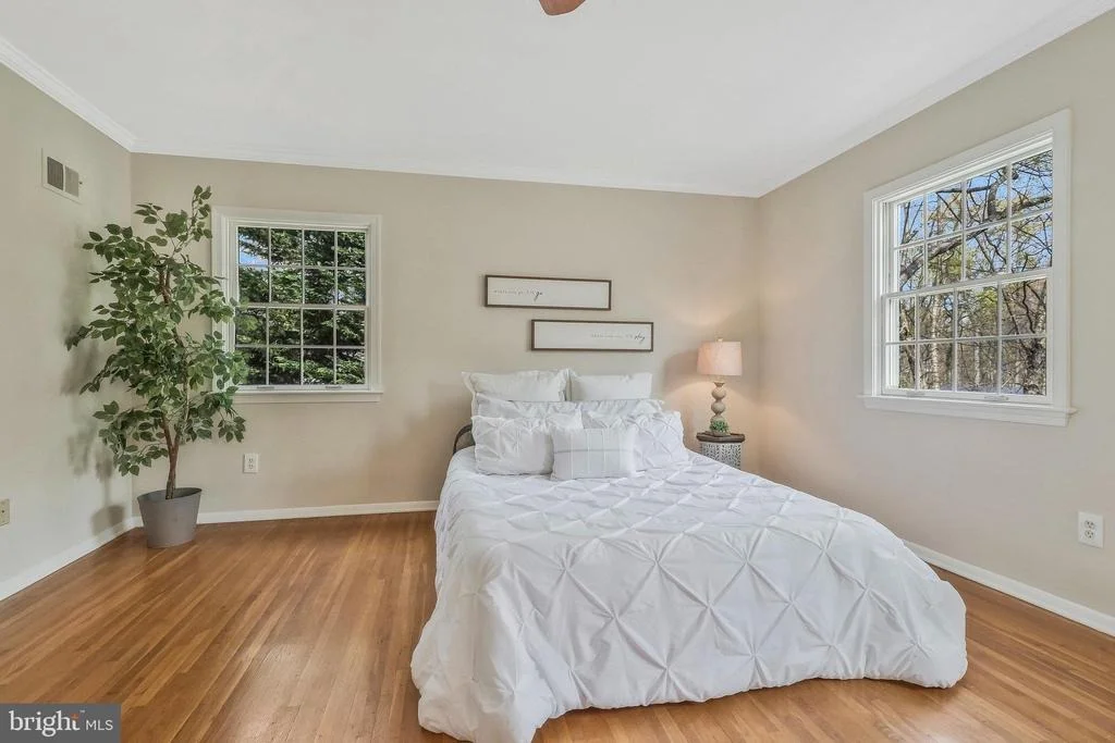 Photo of 6132 ROXBURY AVENUE