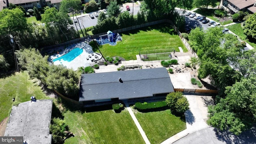 Photo of 6105 IVYMOUNT ROAD