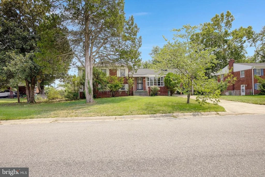 Photo of 5907 BEDFORD LANE