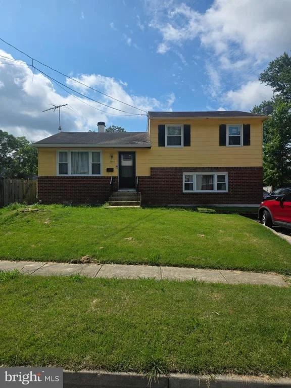 Photo of 7511 NEWBERRY LANE