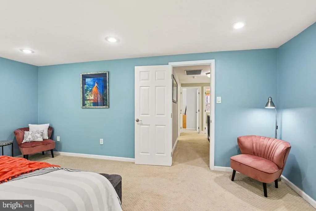Photo of 8715 CRESTMONT LANE