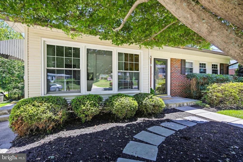 Photo of 504 WATERFORD ROAD