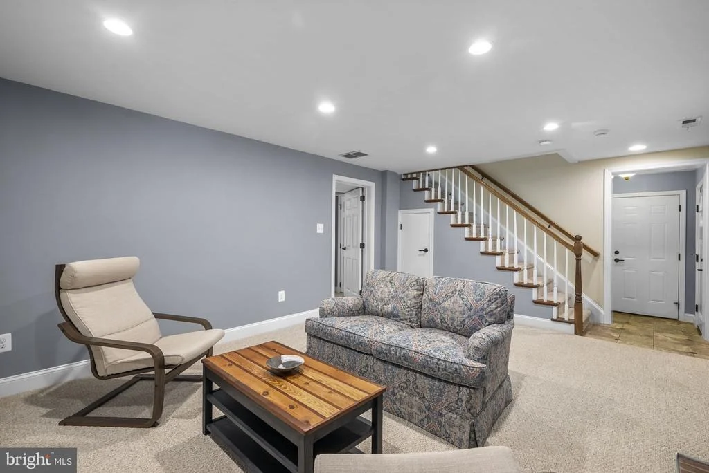 Photo of 710 WOODSIDE PARKWAY