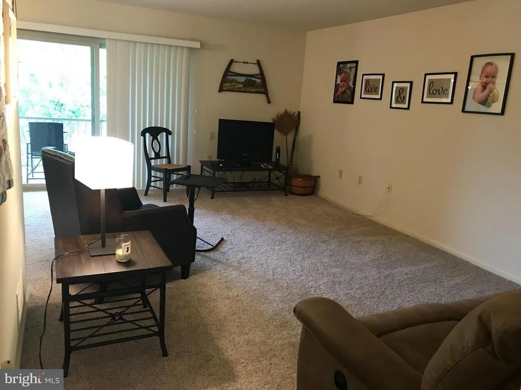 Photo of Unit 712D at 3362 GLENEAGLES DRIVE