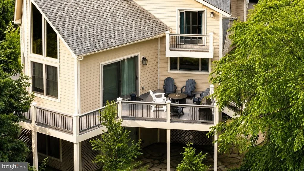 Photo of 250 LAKE POINTE DRIVE