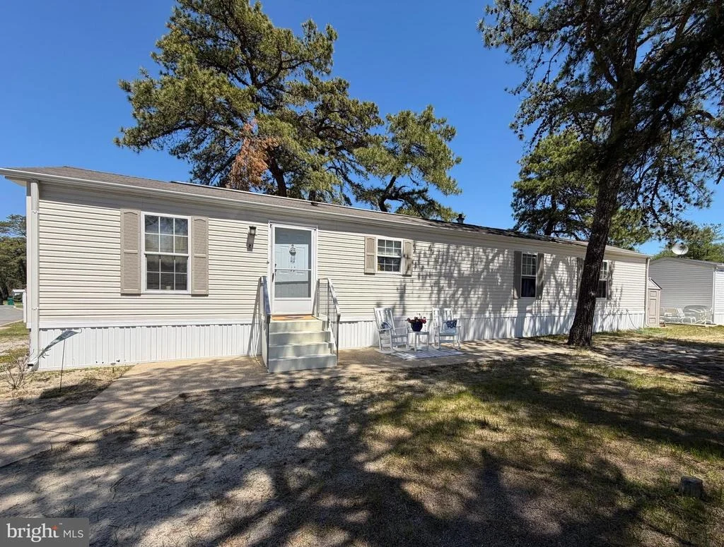 Photo of 21 BLUEBIRD LN